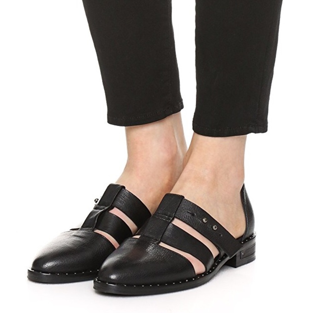 Freda Salvador Lock D’Orsay Flat